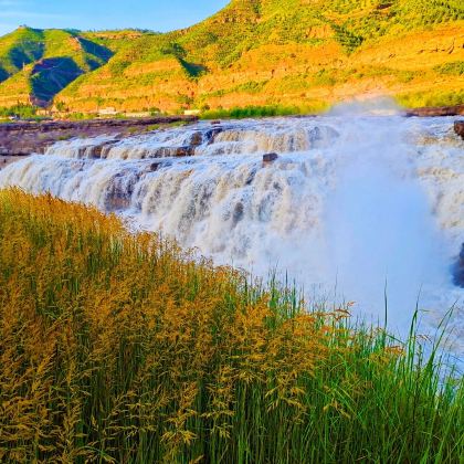 陕西延安甘泉大峡谷+榆林陕西波浪谷景区+枣园革命旧址+南泥湾风景区+陕西黄河壶口瀑布+延川黄河乾坤湾景区4日3晚跟团游