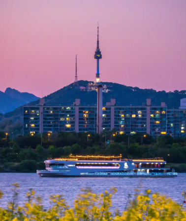 4D3N • South Korea + Seoul: Stay at a luxury five-diamond hotel with airport transfer and a two-day private car charter, experience classic Seoul