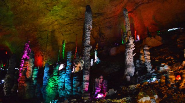 9-Day Guangxi and Hunan Highlights Private Tour ·Li River, Yulong River, Elephant Trunk Hill, Hunan Museum, Yuelu Academy and Zhangjiajie National Forest Park