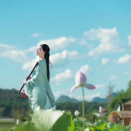 昆明+弥勒+普者黑景区+建水+抚仙湖5日4晚私家团