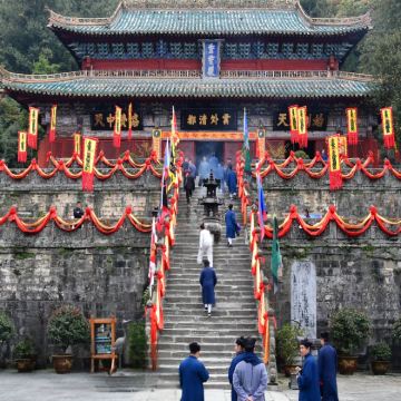 武当山+神农架4日3晚跟团游