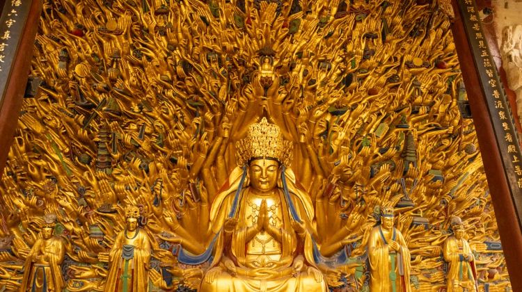4-Day Chengdu & Nearby Highlights: Pandas, Sanxingdui, Qingcheng Mountain & Dujiangyan | 5-star Hotel | Private Tours