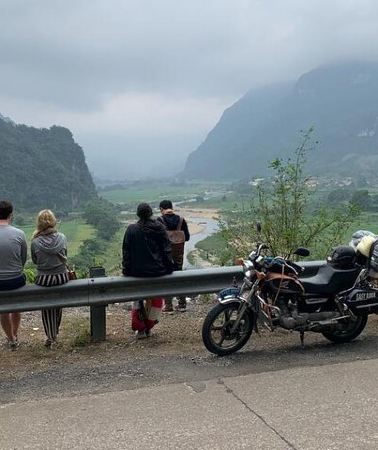 4D3N • Hoi An to Phong Nha: Explore Hidden Caves & Landscapes