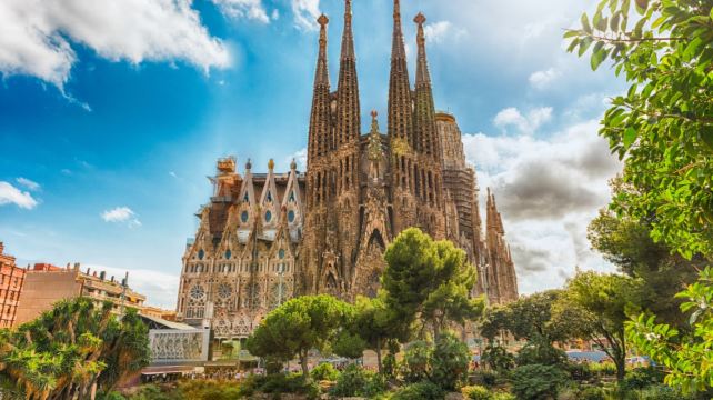 <12天>【7人纯玩小团 世遗巡礼 西葡两国】·含热门景点门票与小费+特色古堡酒店+走进古罗马“白银之路”+权游取景地（卡塞雷斯+佩尼斯科拉+塞维利亚王宫）+巡游8大千年世遗古城（4人成团）