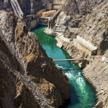 西宁+共和+玛沁+贵德4日3晚私家团