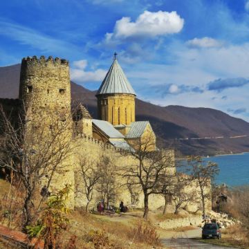 格鲁吉亚第比利斯+塔拉维+卡兹贝吉+哥里+库塔伊西7日6晚自由行