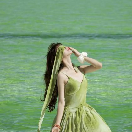 察尔汗盐湖+青海湖景区+茶卡盐湖+莫高窟+鸣沙山月牙泉6日5晚拼小团