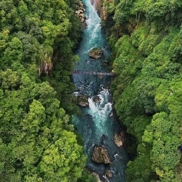 贵阳+万峰林景区+赤水丹霞旅游区·大瀑布+花江大峡谷8日7晚拼小团