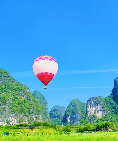 2D1N • Yangshuo in-depth tour · Lijiang river xingping highlight cruise + Yulong River Bamboo-Raft Drifting + Ten-Mile Gallery · Wander through Yangshuo's pastoral karst peaks