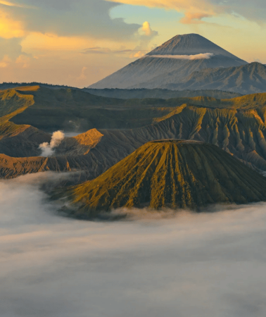 4D3N • Surabaya: Amazing 4-Day East Java Volcano & Waterfall Tour