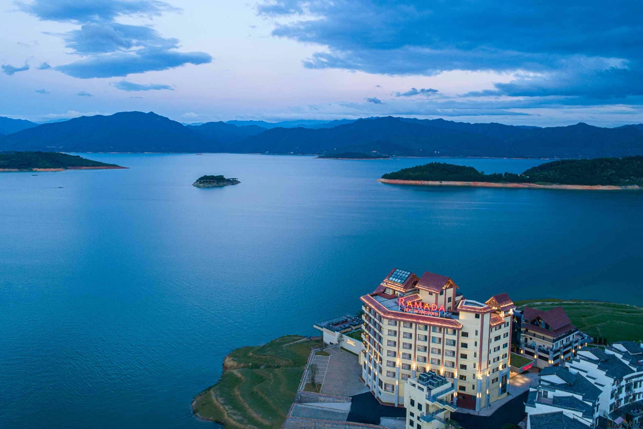 仰天湖大草原 白廊景区3日2晚私家团·【臻享之旅】入住1晚网红华美达