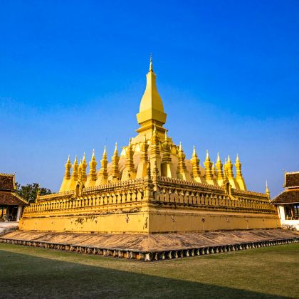 老挝万象+塔銮寺+香昆寺（万佛公园）+凯旋门+沙格庙3日2晚半自助游