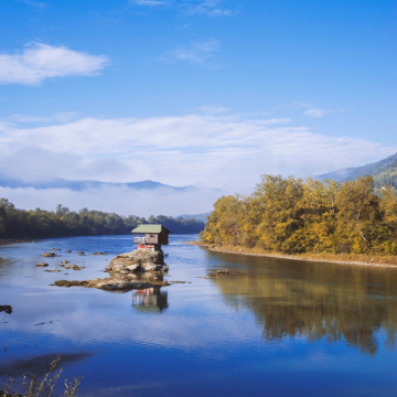 塞尔维亚+木头村+泽蒙7日6晚私家团