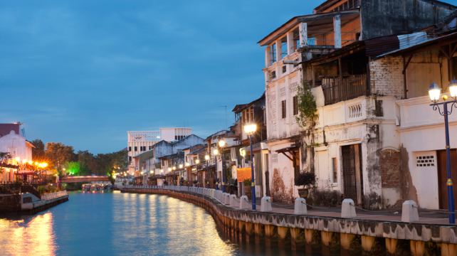 11-Day Higlights of Sabah & Mt Kinabalu Tour·Kota Belud, Sungai Kinabatangan, Sepilok, Pulau Libaran, Kota Kinabalu