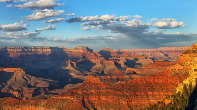 <10天>【13人小团 | 国家公园与摄影环线 | 3天2晚黄石15大景点】·2日洛杉矶自由行+拉斯维加斯接机+4大国家公园(大峡谷+布莱斯+大提顿+黄石)+两大网红摄影地(羚羊彩穴+马蹄湾)+鲍威尔湖+盐湖城+2晚枫丹