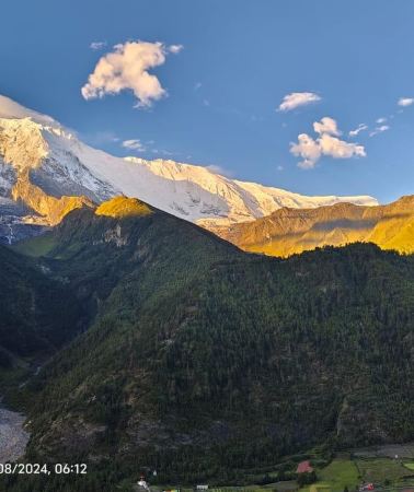 9D8N • Short Annapurna Circuit Trek 09 Days .