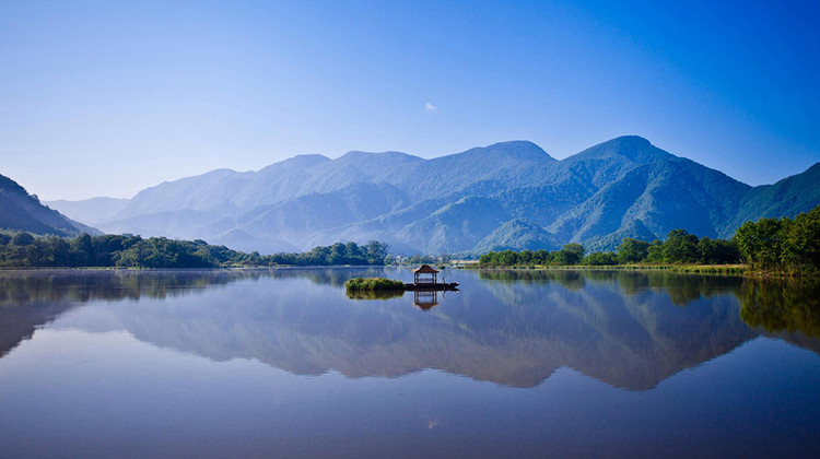 武汉+神农架+大九湖国家湿地公园+长江三峡6日5晚跟团游·『专线·江城往事·秘境神农』16人內vip团·1晚宿大九湖赏晨雾<武汉市内全景+神农架4景联游+长江三峡邮轮过葛洲坝船闸+船游西陵峡>专属客服管家+专车接送站