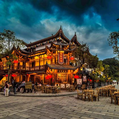 恩施市+恩施大峡谷4日3晚跟团游