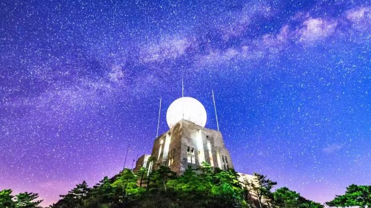 8D7N · Private Tours · Imperial Beijing & Huangshan Highlights: Shanghai & Hongcun Private Journey