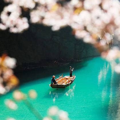 武汉+恩施市+黄鹤楼+恩施大峡谷5日4晚跟团游