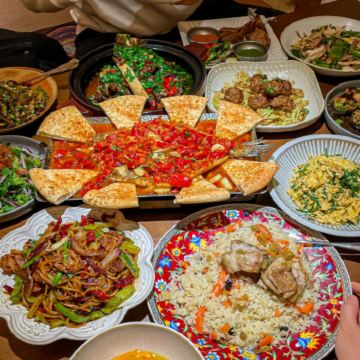 新疆北疆+伊犁+赛里木湖+那拉提旅游风景区8日7晚私家团