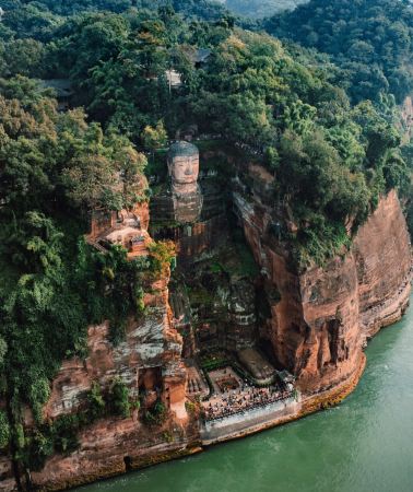 7D6N • Chengdu's natural masterpieces & living history: Jiuzhaigou + Huanglong by high-speed rail + pandas + Sanxingdui + Dujiangyan Blue Tears night views + Leshan Giant Buddha + Teahouse