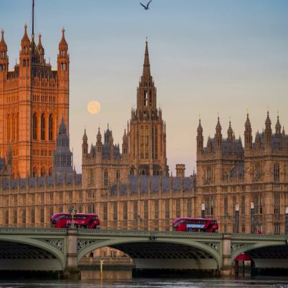 英国大伦敦+达勒姆+爱丁堡+白金汉宫+剑桥大学+约克大教堂+尼斯湖中心+威廉堡14日13晚跟团游