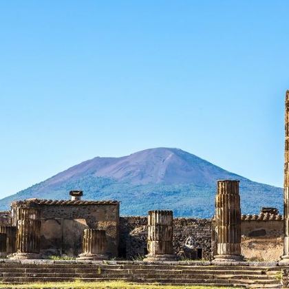 那不勒斯+马泰拉+阿尔贝罗贝洛+滨海波利尼亚诺+阿马尔菲海岸+庞贝古城考古遗址+马特拉洞窟民居+卡普里岛+蓝洞9日8晚拼小团