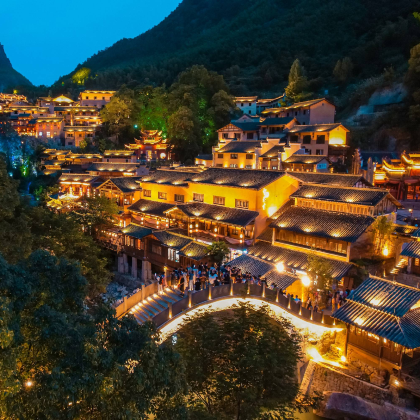 江西望仙谷+三清山风景区+婺女洲度假区+景德镇+婺源篁岭景区4日3晚自由行