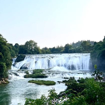 贵州贵阳+黄果树景区+梵净山+西江千户苗寨+荔波+镇远古城6日5晚私家团