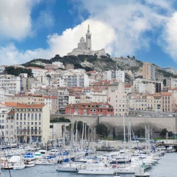 法国10日9晚私家团