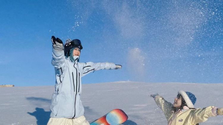 <5天>【张家口+乌兰布统旅游区+坝上+承德】·五钻滑雪8人团丨翠云山4H滑雪+铜锅涮肉+越野车+篝火晚会+爬犁+雪地摩托+冬捕体验