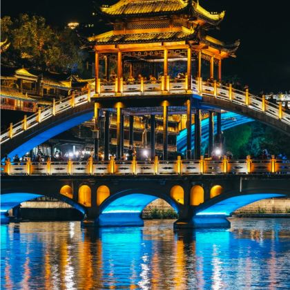 张家界+天门山+湘西+凤凰3日2晚跟团游