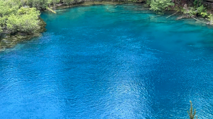 6-D Western Sichuan Private Tour: Chengdu, Jiuzhaigou, Huanglong National Scenic Area, Sanxingdui Museum, Mount Siguniang | Sichuan Face-changing Performances + Tea Art Shows + Tibetan Costume Photography·  