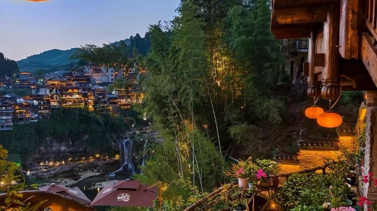 3D2N · Private Tours · A must-visit in Hunan: Fenghuang Ancient Town & Furong Town