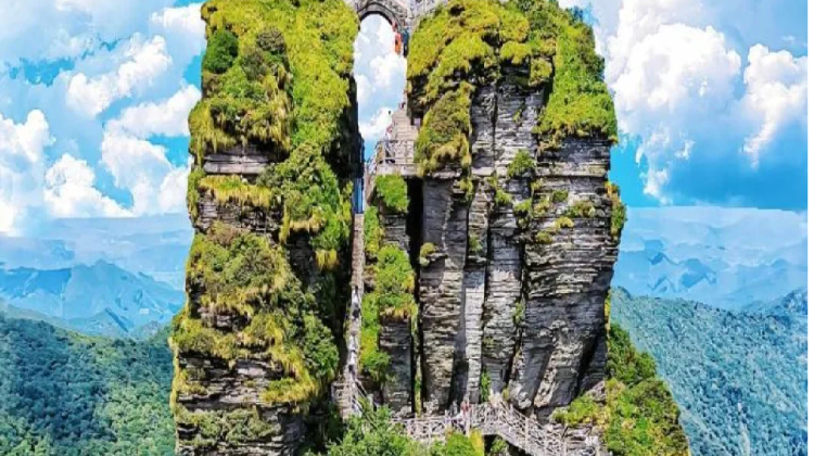 8D7N · Private Tours · Guiyang + Huangguoshu Waterfall + Libo + Xijiang Qianhu Miao Village + Zhenyuan Ancient Town + Mount Fanjing + Wanfenglin Scenic Area + Maling River Canyon