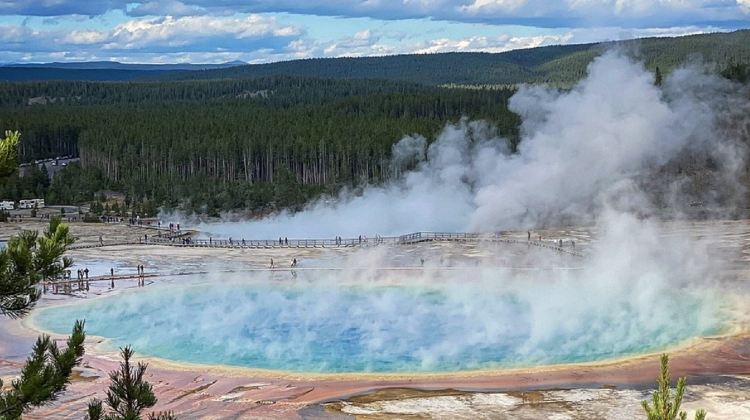5-Day Yellowstone National Park Small Group Tour from Salt Lake City · Jackson, Grand Teton, Yellowstone Bear World and Temple Square