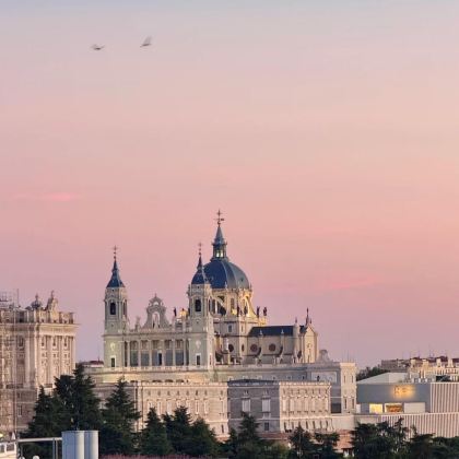 西班牙巴塞罗那+马德里9日8晚拼小团