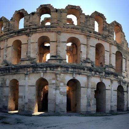 突尼斯凯鲁万+托泽尔+杜兹+哈马迈特+迈特马泰+杰尔巴岛+斯法克斯+苏斯9日8晚私家团