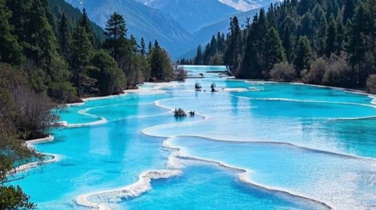 3D2N · Private Tours · Panda + Sanxingdui + Jiuzhaigou + Huanglong - Summer Escape, High-Speed Rail