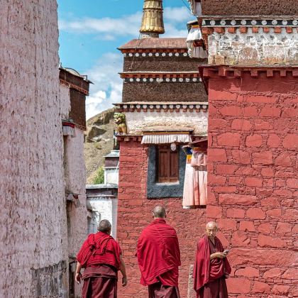 西藏拉萨+日喀则+布达拉宫+扎什伦布寺+纳木错6日5晚拼小团