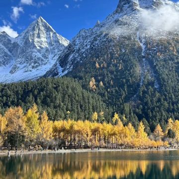 成都+四姑娘山景区+毕棚沟+黄龙风景名胜区+九寨沟6日5晚自由行