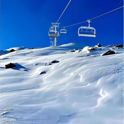 呼和浩特+辉腾锡勒草原+乌兰哈达火山地质公园+响沙湾5日4晚私家团