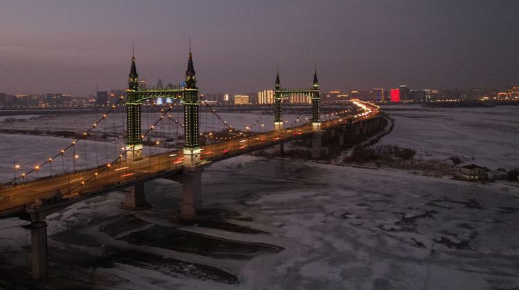 9-Day 8-person Small Group · Harbin + Mohe, Free themed-costume shooting & water-splash-to-ice activity on consultation. Snowpiercer sleeper berth + Ice-Snow World.