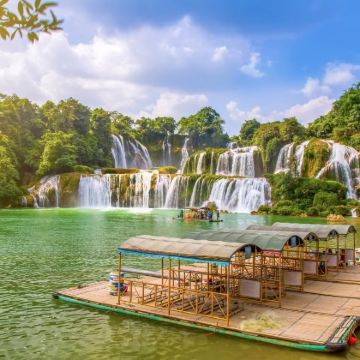 广西南宁+德天瀑布+通灵大峡谷+长寿村5日4晚私家团