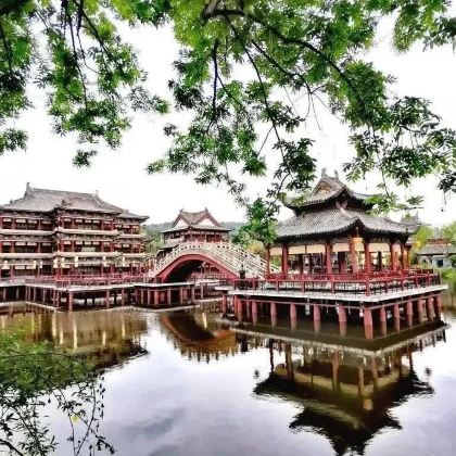 金华+横店影视城+双龙洞4日3晚私家团