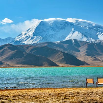 新疆乌鲁木齐+南疆+喀什市+库车10日9晚跟团游