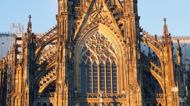 <3天>【易遊歐洲 1人成團】歐洲4國·法國+德國+荷蘭+盧森堡+巴黎+法蘭克福+阿姆斯特丹+蘭斯+特里爾+呂德斯海姆+科隆（單人免費拼房/可加購團前後酒店及接送機服務）