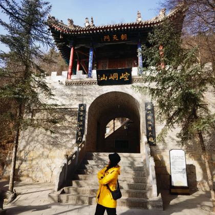 中国甘肃武山水帘洞石窟群+官鹅沟大景区+麦积山石窟+伏羲庙5日4晚跟团游