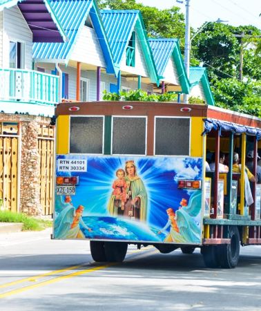 2D1N • 2-Day Island Tour: Johnny Cay, Aquarium & Sunset Boat